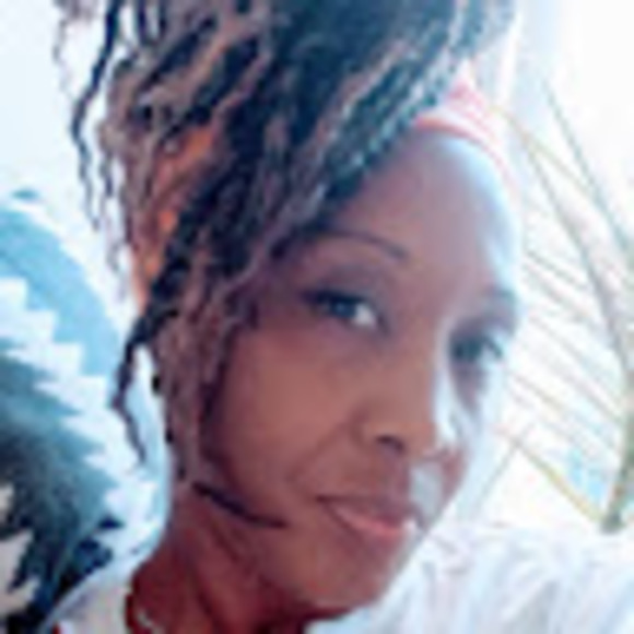 Meet your Posher, Gina - Picture 1 of 1